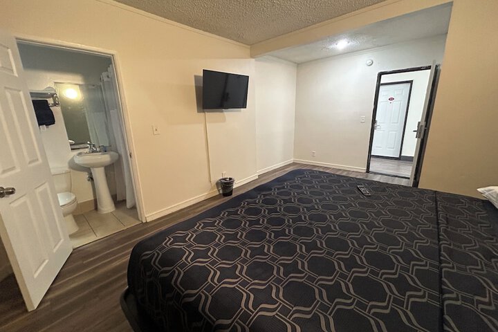 Room 2 of 19
