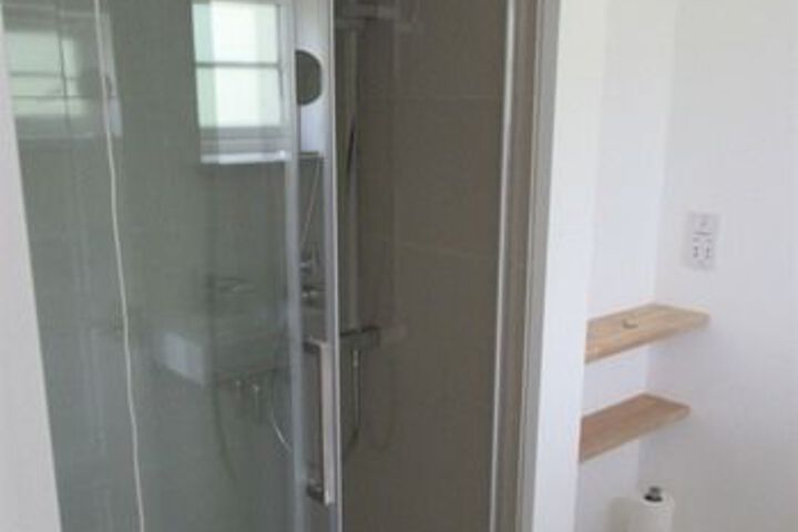 Room 5 of 28