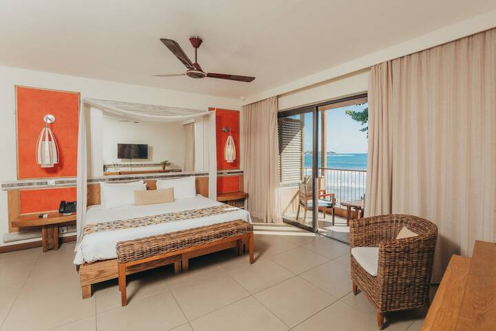Room 3 of 38