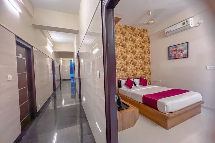 Room 9 of 20