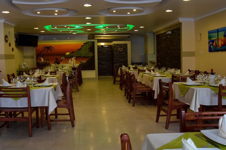 Dining 29 of 40