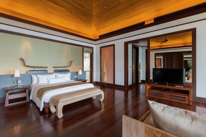 Room 4 of 35