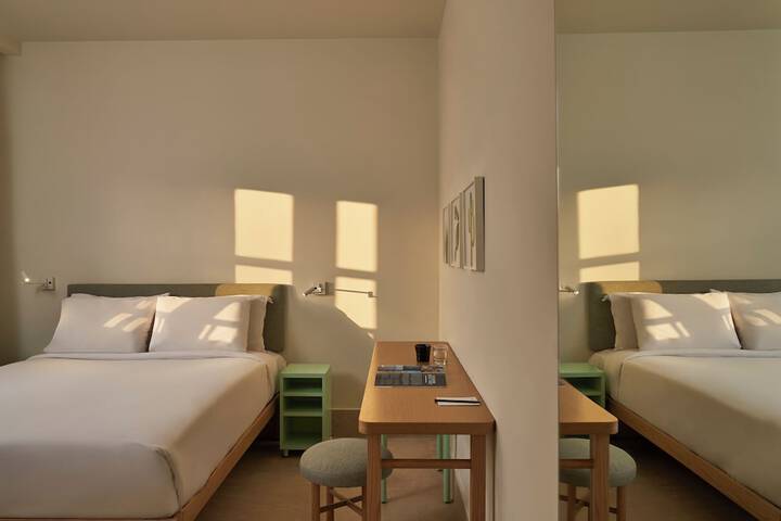 Room 3 of 60