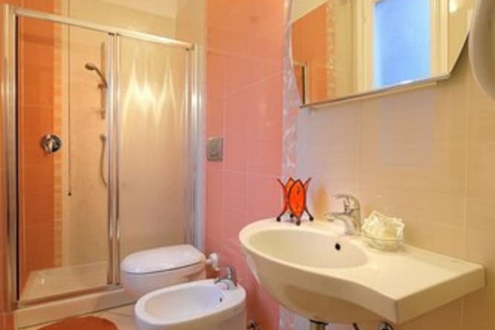 Room 14 of 21