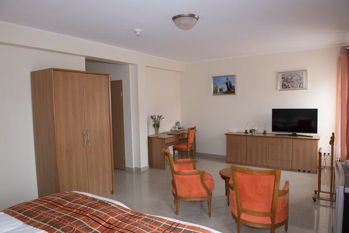 Room 20 of 91