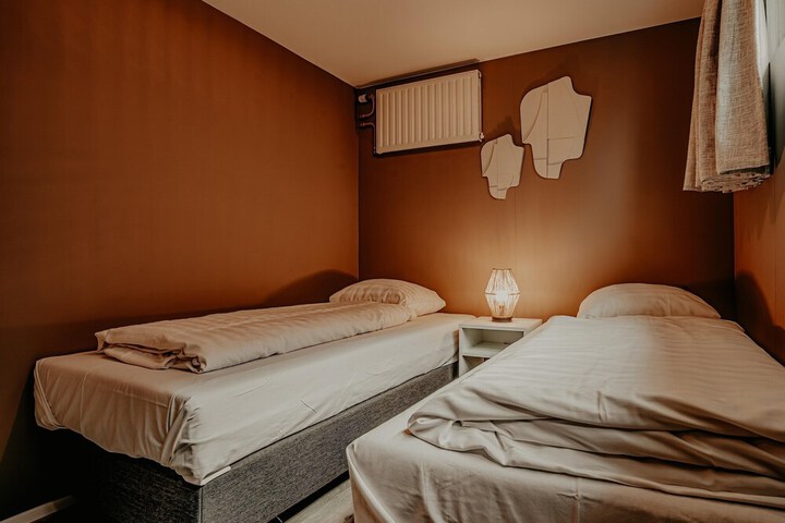 Hotel 12 of 42