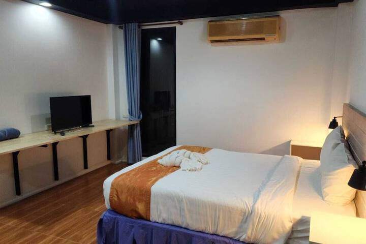 Room 52 of 171