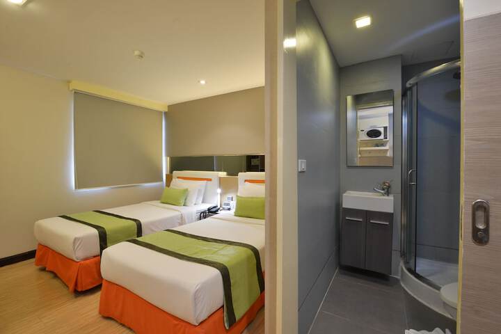 Room 2 of 31