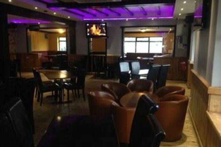 Lounge 15 of 15
