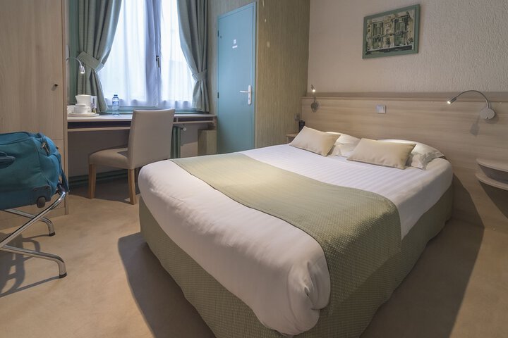 Room 10 of 70
