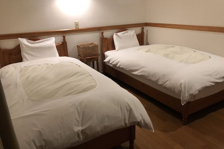 Room 5 of 33