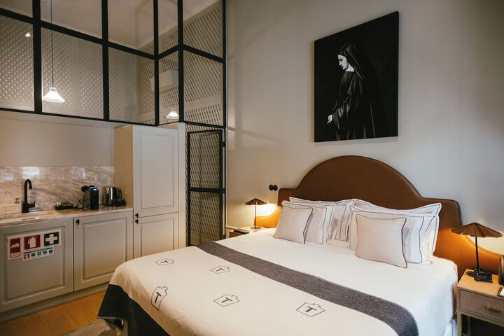 Room 71 of 147
