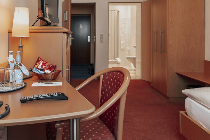 Room 17 of 53