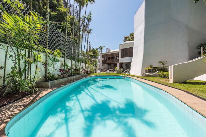 Pool 73 of 117