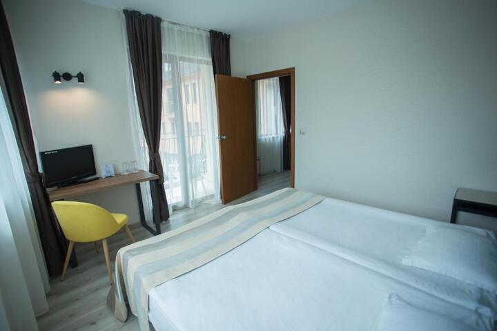 Photo 6