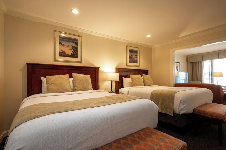 Room 12 of 176