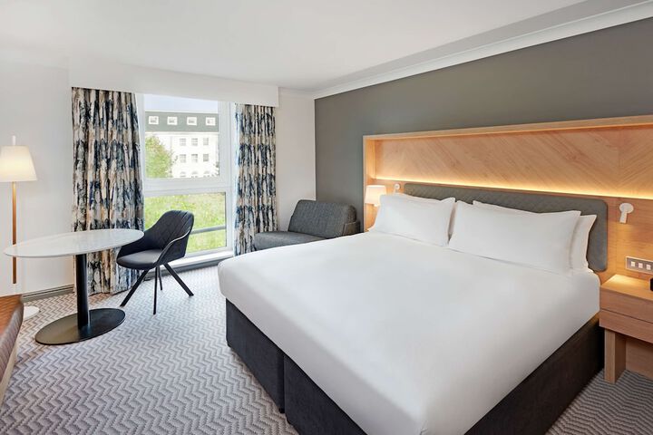 Room 10 of 67