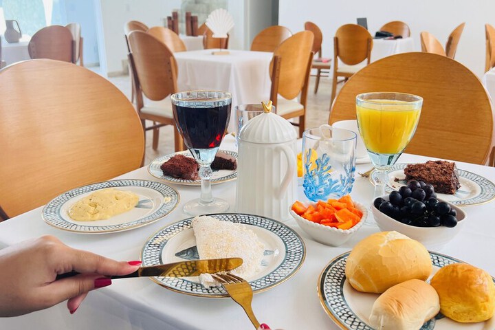 Breakfast/Coffee Service 136 of 144