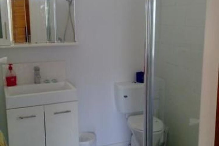 Room 6 of 13