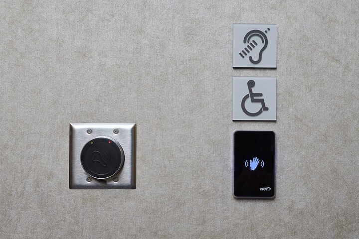 Room 10 of 69