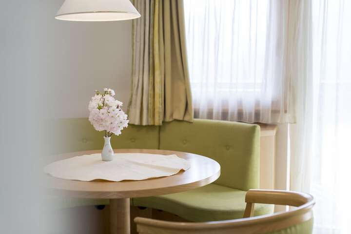 Room 27 of 77