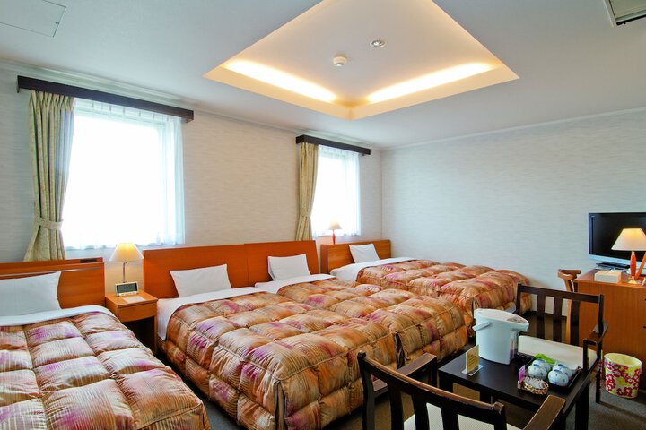 Room 13 of 35
