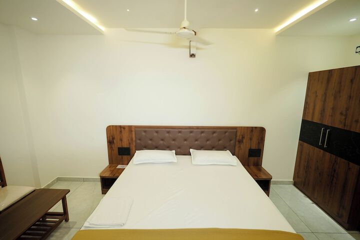 Room 8 of 68