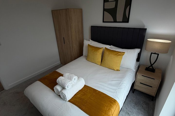 Room 3 of 74