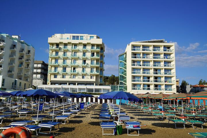 Hotel 185 of 191