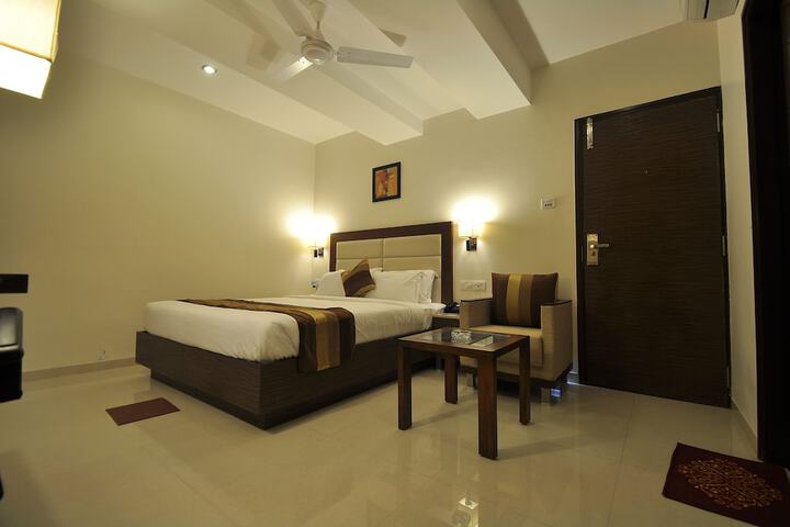 Room 21 of 43