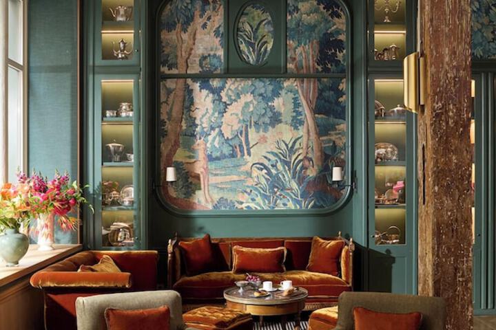Entrance & Lobby