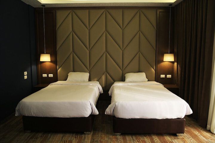 Room 5 of 37