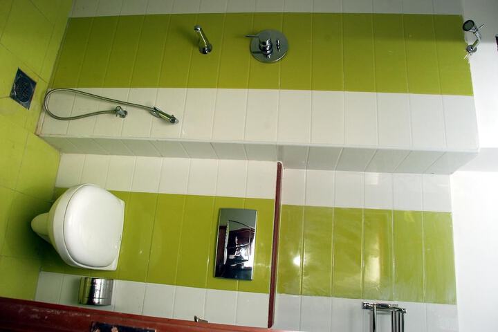 Room 14 of 16