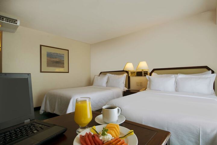 Room 4 of 20