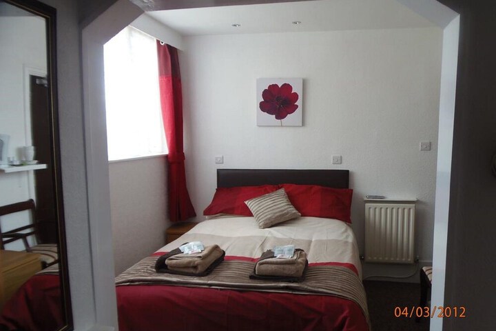 Room 5 of 26