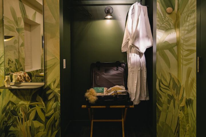 Room 12 of 63