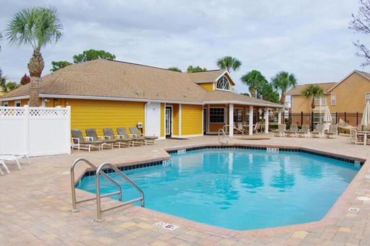 Sweet retreat condo resort in Kissimmee, FL
