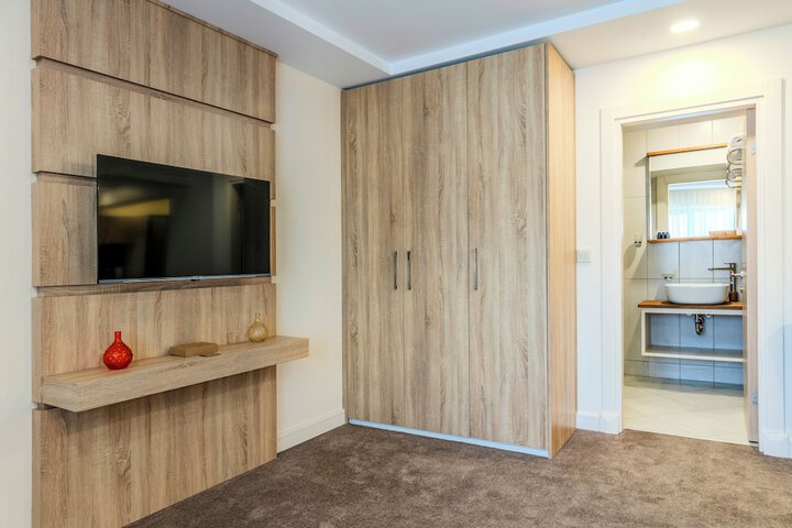 Room 101 of 170