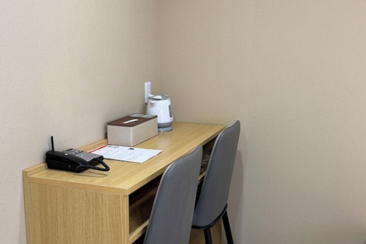 Room 12 of 68