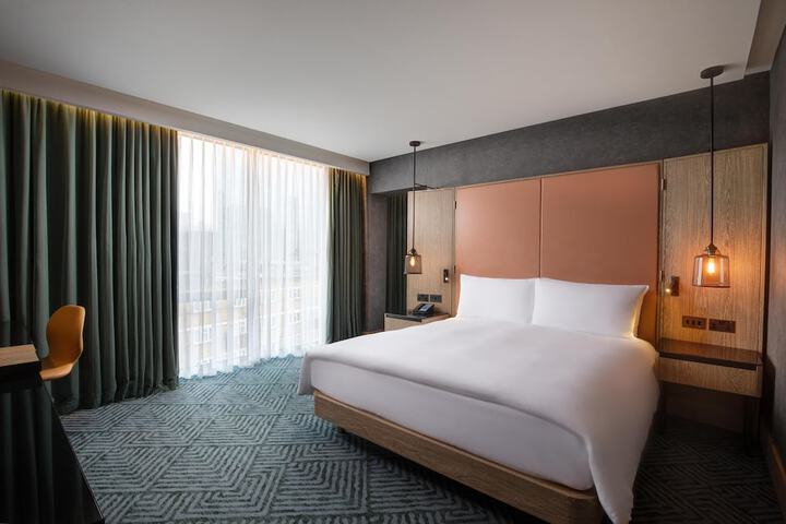 Room 46 of 127