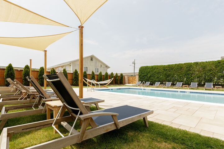 Pool 44 of 112