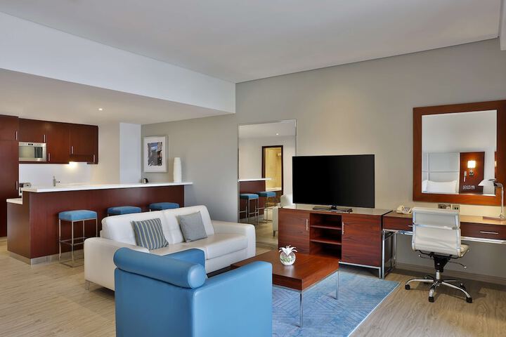 Room 103 of 199
