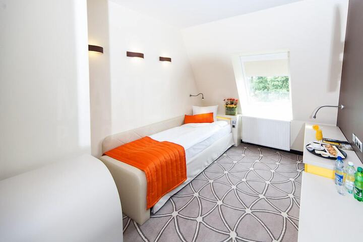 Room 7 of 29