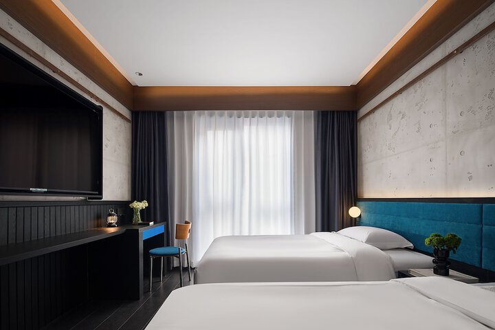 Room 7 of 25