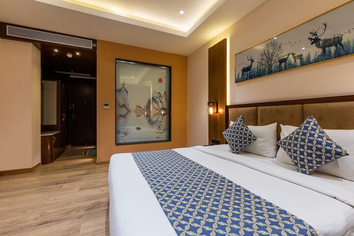 Room 16 of 196
