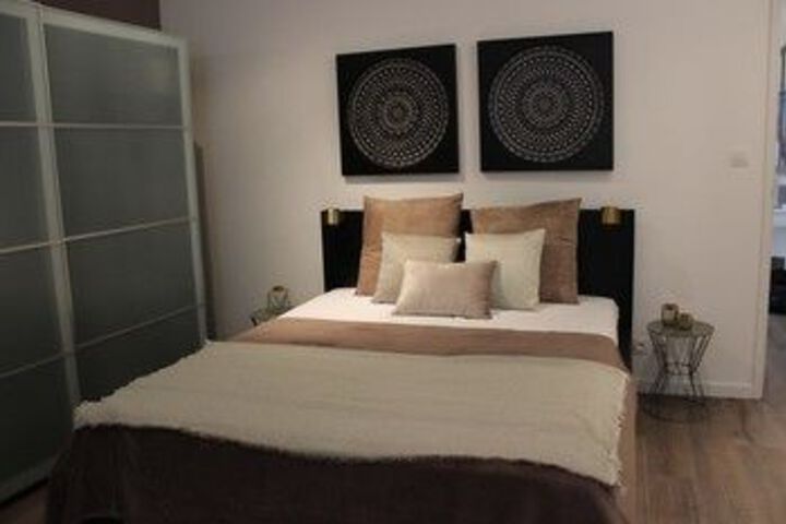 Room 4 of 15