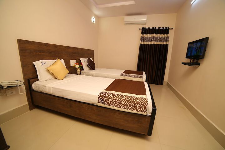 Room 10 of 24