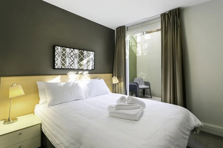 Room 2 of 8