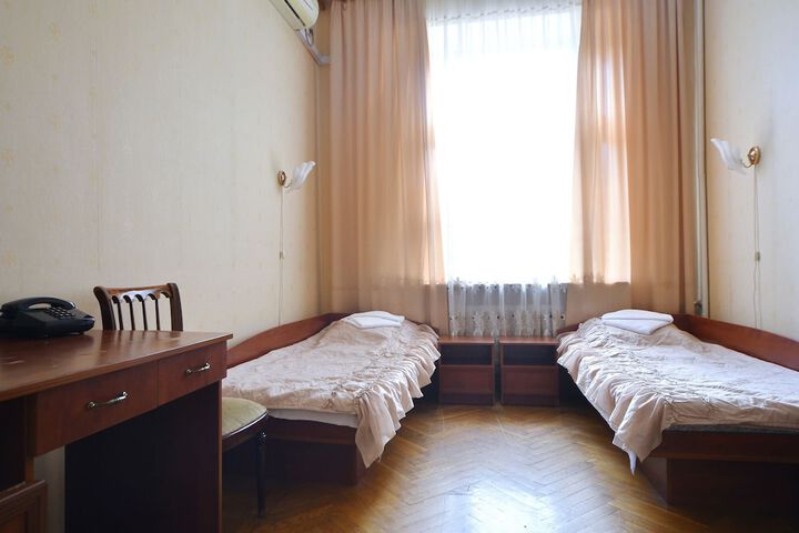 Room 8 of 40
