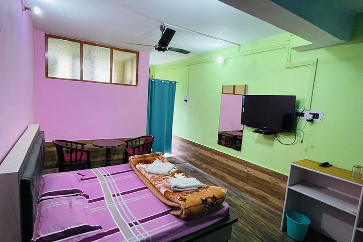 Room 10 of 17